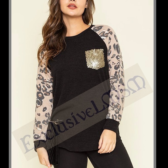 (S-2X) Black Top With Leopard Sleeves& Gold Pocket - Picture 1 of 3